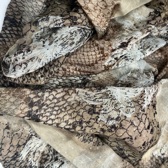 NWT Handmade Artistic Scarf by Sana – Abstract Neutral Design - Picture 4 of 16